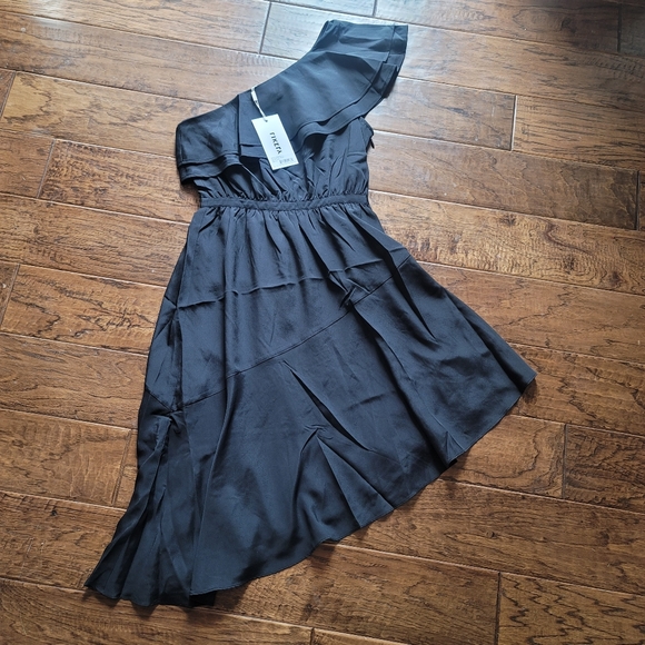 Likely Delbarton Asymmetrical Ruffle Dress Black 0 - Picture 2 of 7